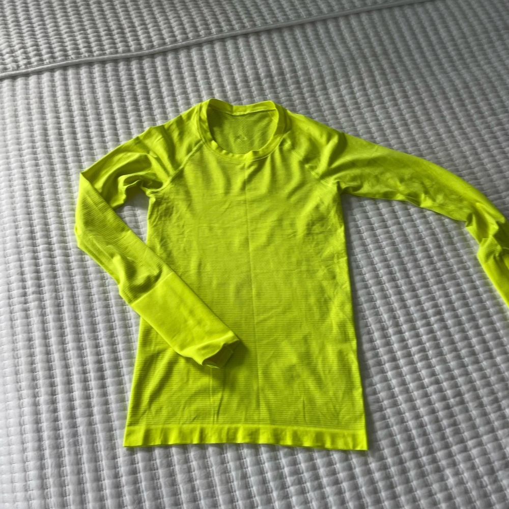 Lululemon long sleeve swiftly neon green size 4